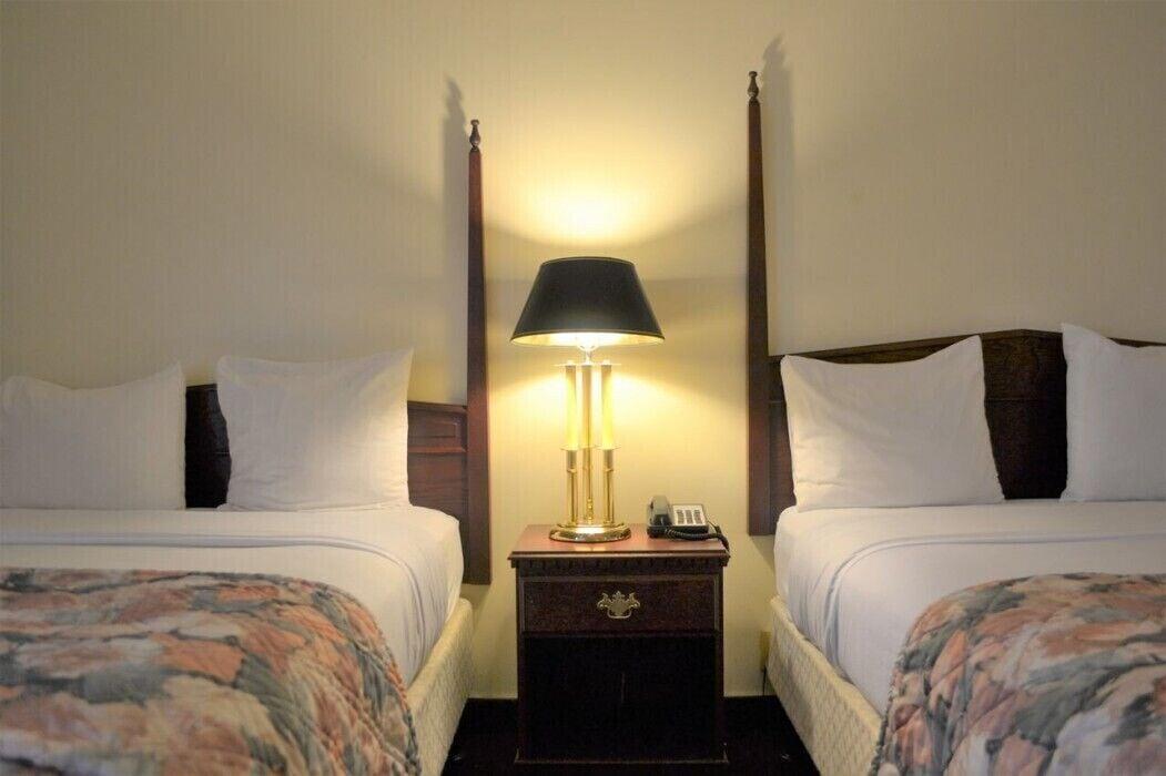 Merced Inn & Suites Buitenkant foto