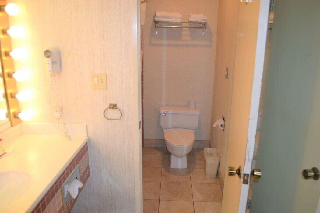 Merced Inn & Suites Buitenkant foto
