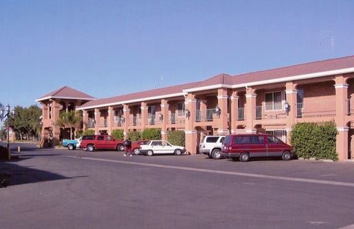 Merced Inn & Suites Buitenkant foto